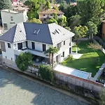 The By The River בית נופש
