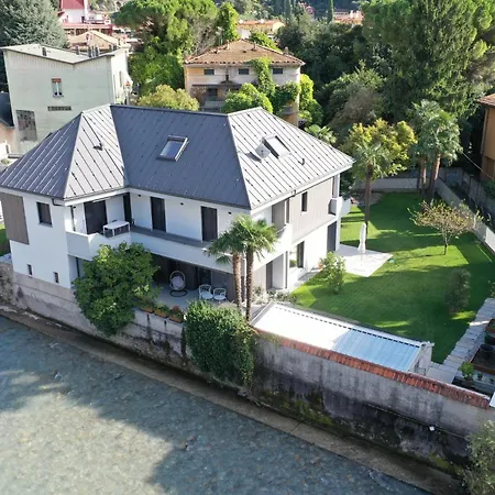 The By The River Feriehus