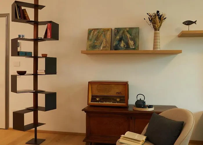 Semesterbostad The By The River