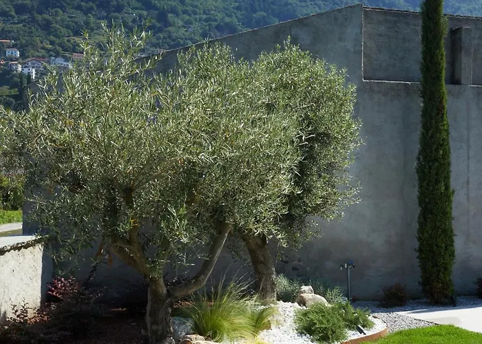 The By The River * Bellano