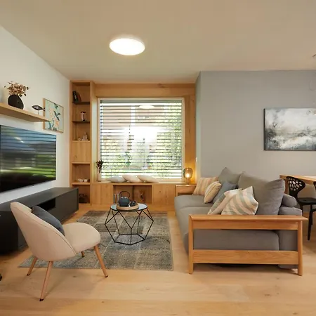 The By The River Semesterbostad *