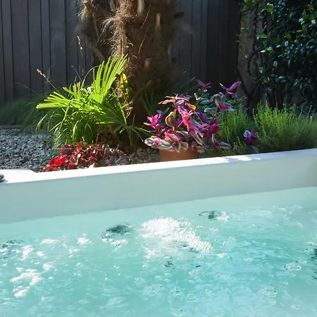 The By The River Semesterbostad *